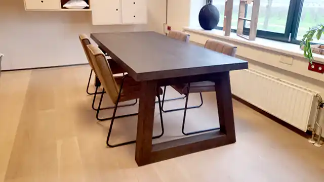 Angle tafel donker eikenhout
