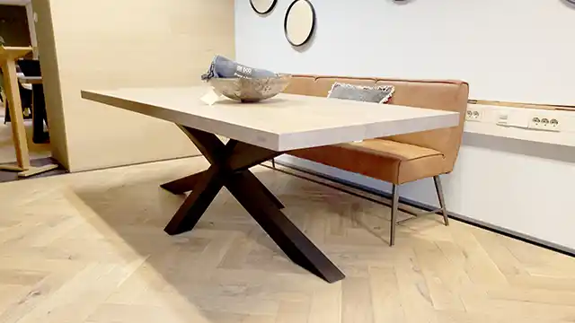 Stamford eiken tafel metalen poot