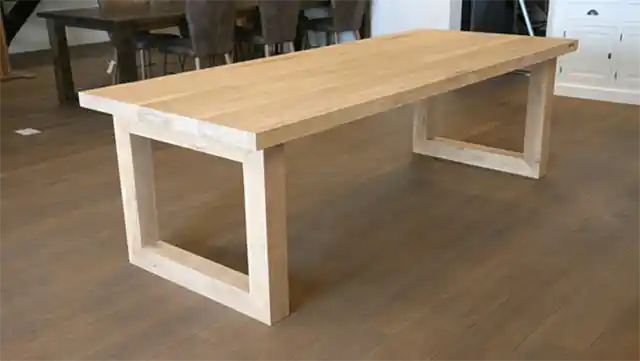 Eiken tafel met houten U poten Oxford