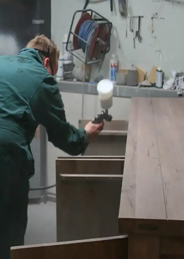 Tiel houten vloer tafel; lakken meubel