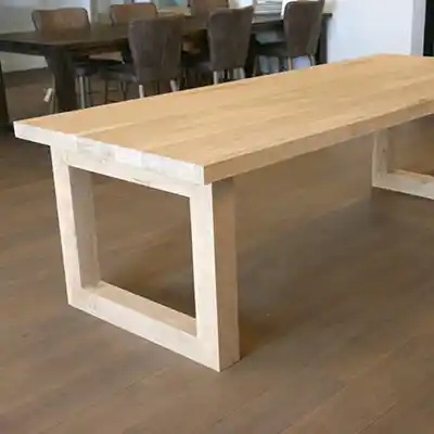 Eiken tafel met houten U-poot poten