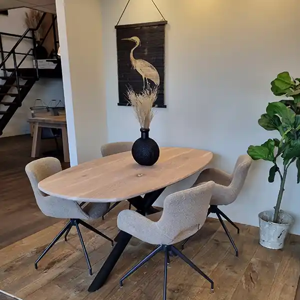 Deens ovaal. Ovale tafel naar Deens design