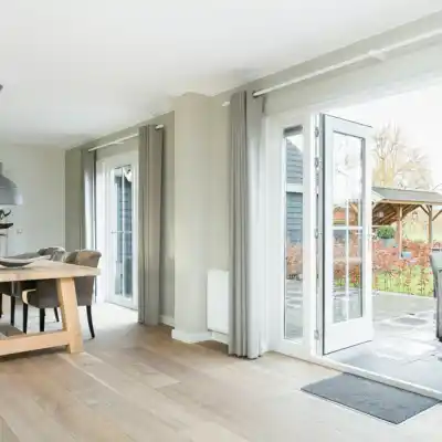 Houten vloer met Amberley tafel houten vloer