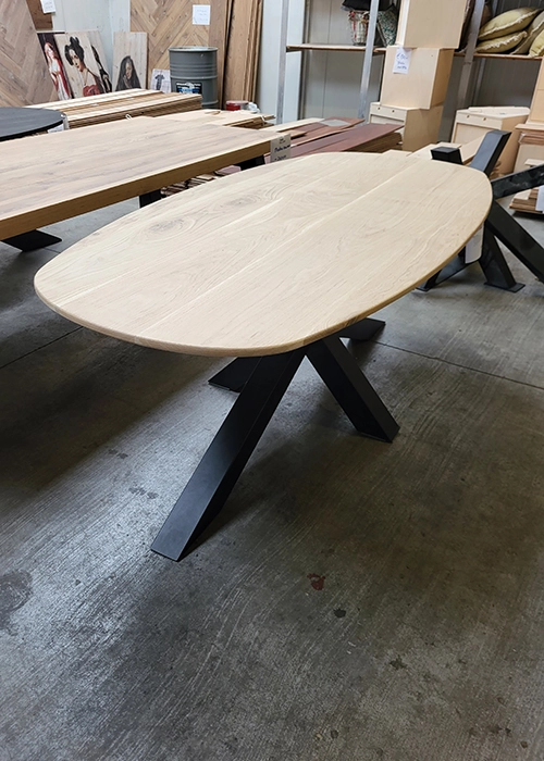 Deens ovale tafel outlet opruiming